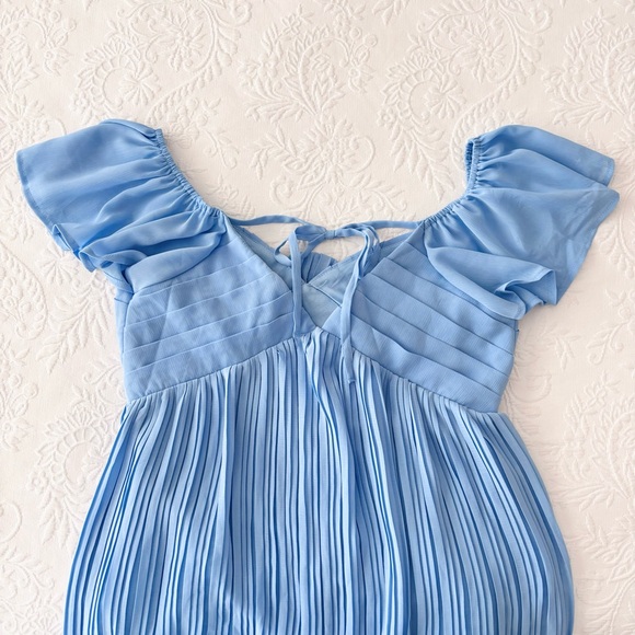 NWOT Lulus Amalfi Coast Light Blue Pleated Flutter Sleeve Mini Dress Small - Picture 5 of 8